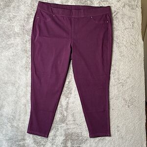 Lane Bryant Venezia Mid Rise Pull On Jegging Burgundy Size 28
